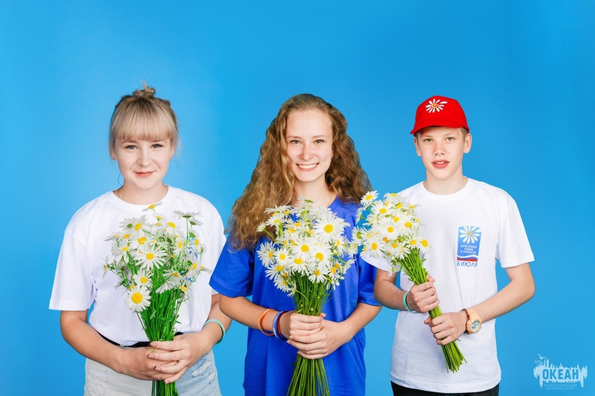 ВДЦ «Океан» приглашает принять участие в онлайн-акции, приуроченной ко Дню семьи, любви и верности