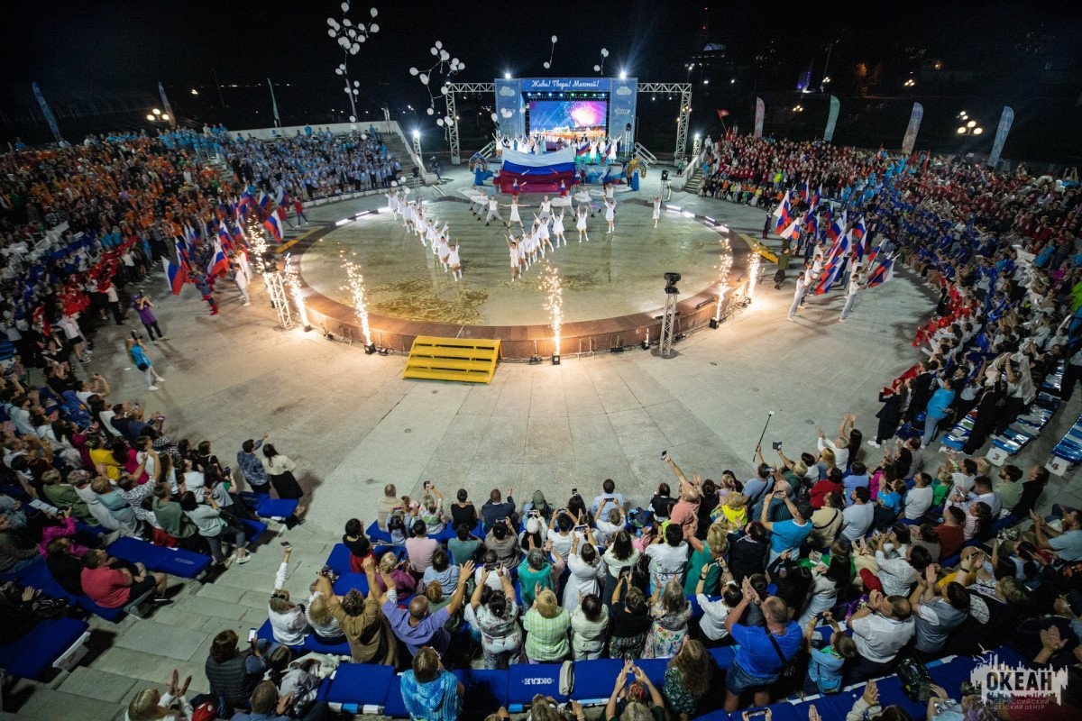 В Дальневосточной стране детства отгремел праздничный концерт «“Океан” сегодня и всегда!»