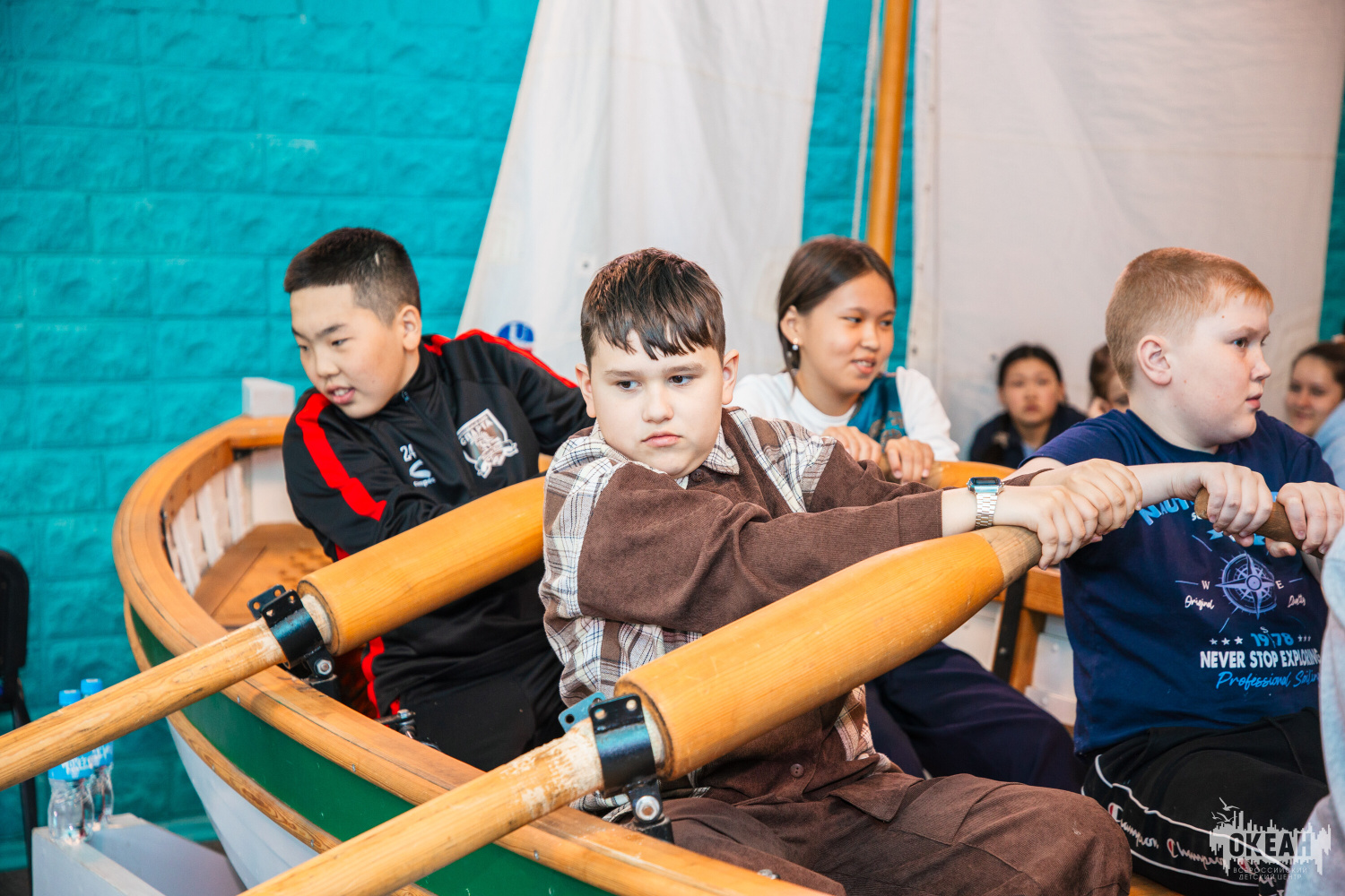 Участники программы «ГидроТех+» изучают основы судостроения на образовательном курсе «МорАкадемия» в ВДЦ «Океан»