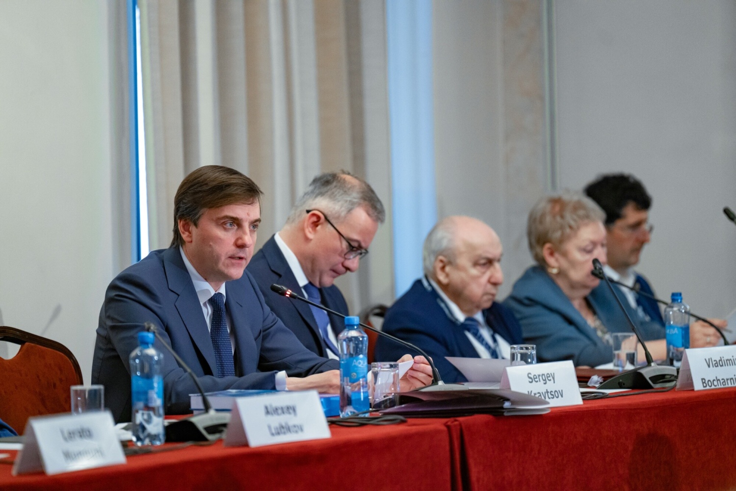 Сергей Кравцов наградил педагогов на II Всемирном конгрессе школьных учителей истории