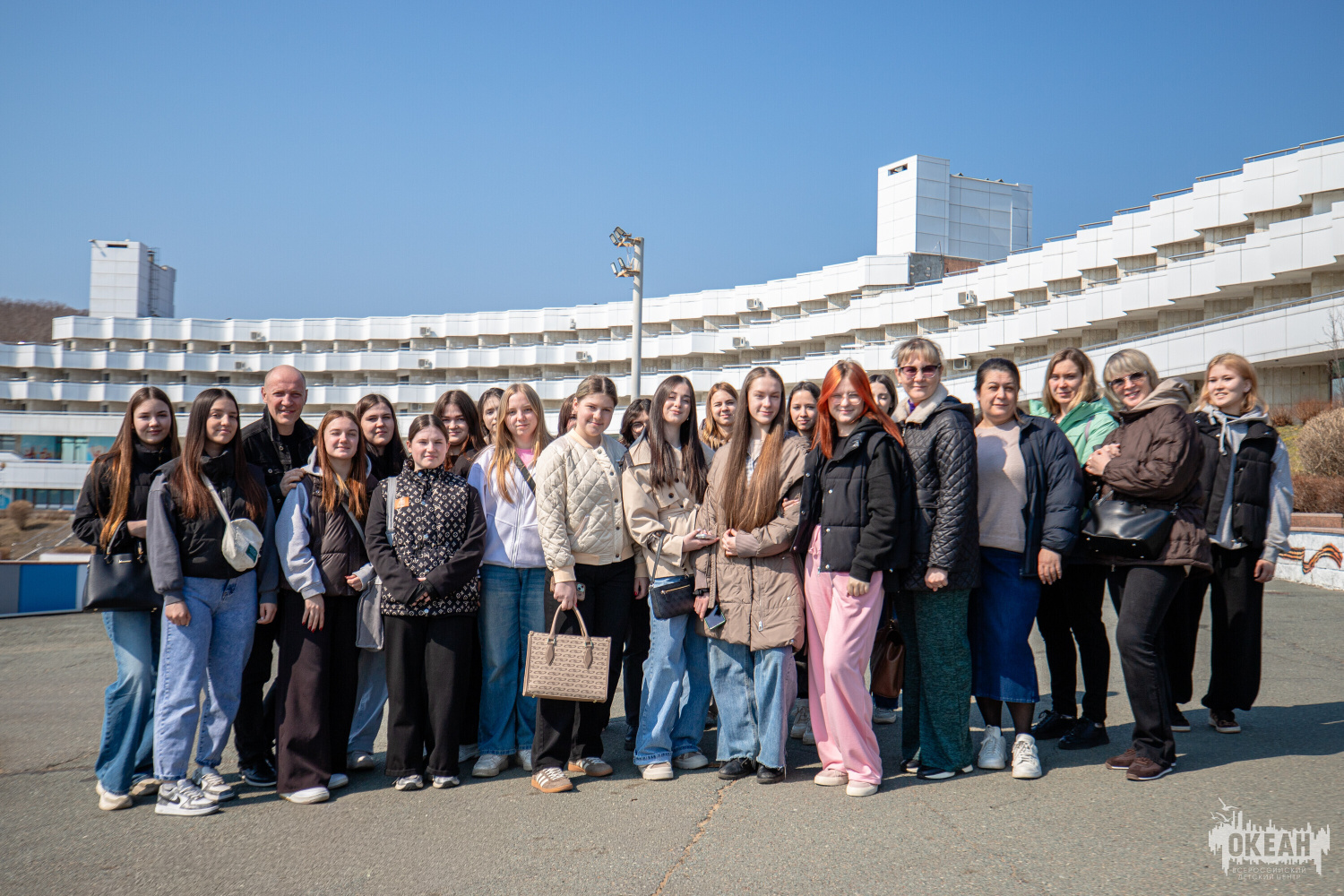 Студенты педагогических колледжей Приморского края узнали о работе вожатых на экскурсии по ВДЦ «Океан»