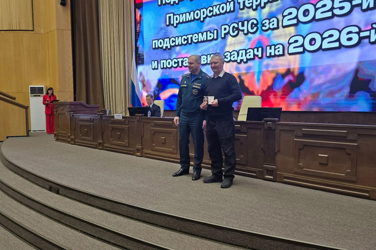 Подвиг на службе: сотрудник ВДЦ «Океан» удостоен медали МЧС России