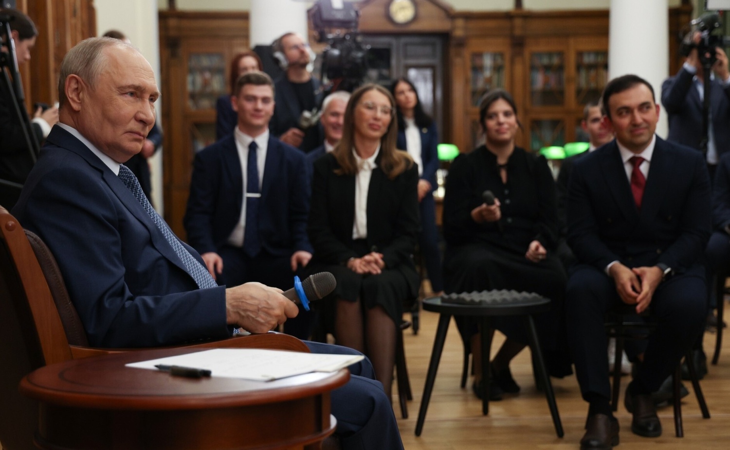 Владимир Путин встретился с учителями и студентами педагогических специальностей