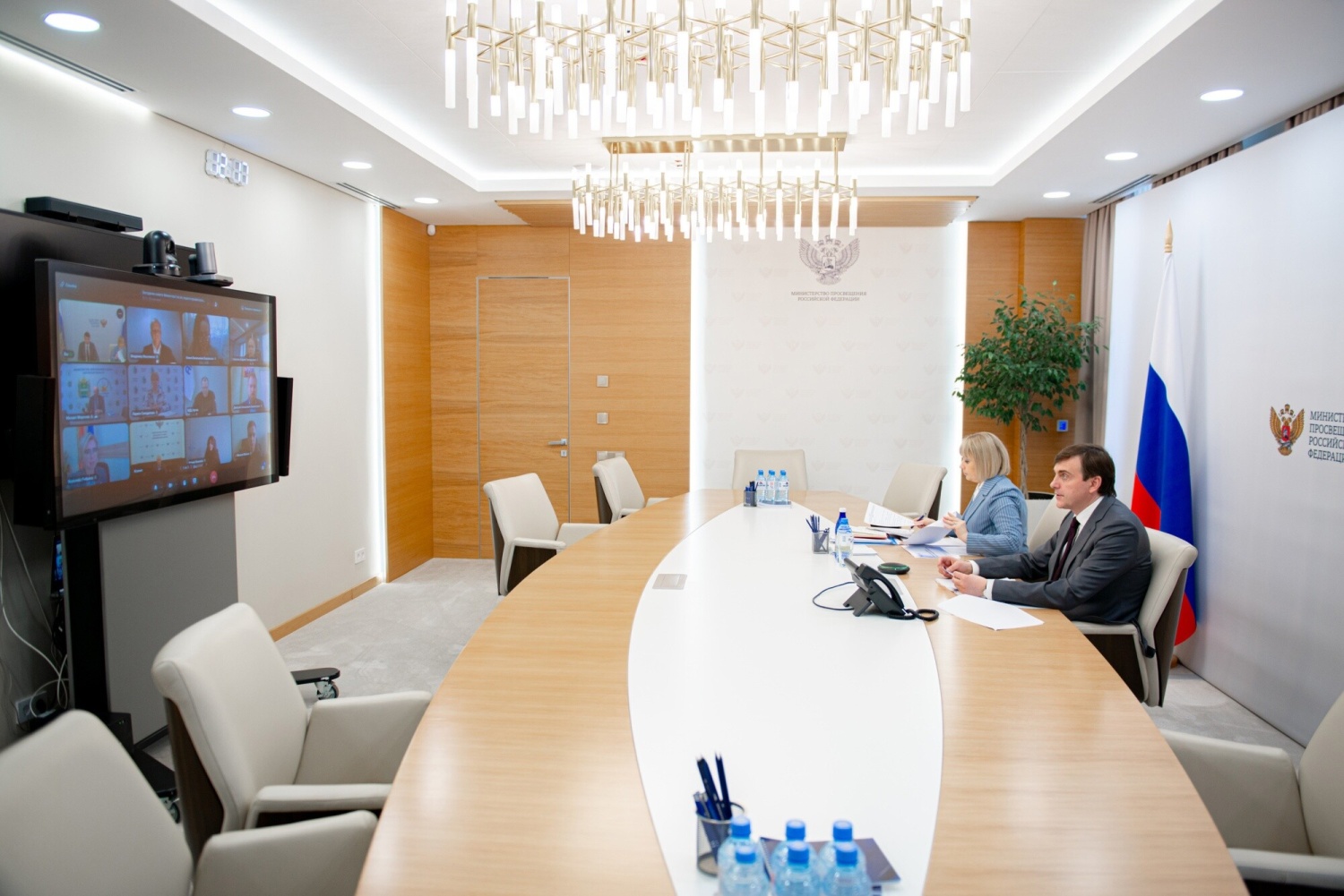 Результаты апробации оценки поведения и нового чат-бота для учителей представили в Минпросвещения России