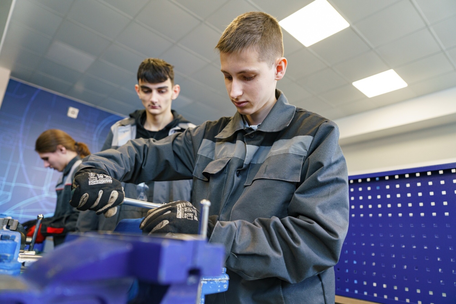 Успешно освоившие рабочую профессию выпускники 9-х классов получат свидетельство о присвоении квалификации