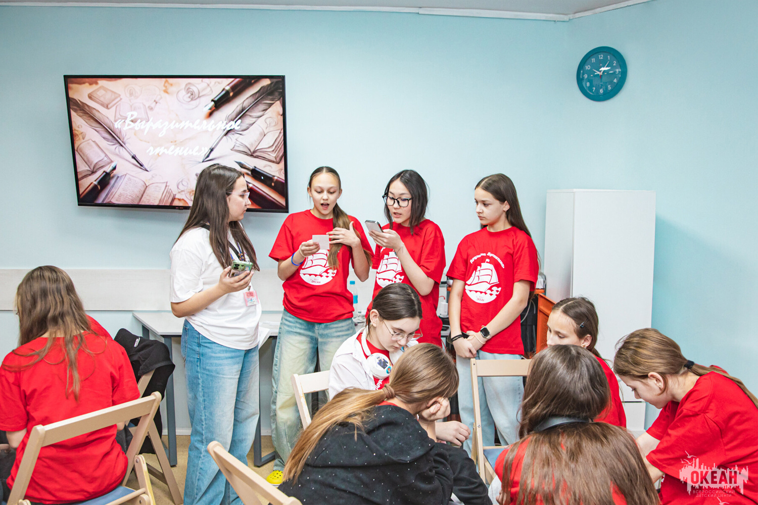 Читаем, играем, импровизируем: отряды программы «Творчество без границ» приняли участие в поэтическом батле