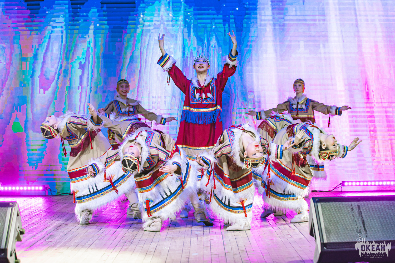 Единство народов России: национальные особенности регионов страны представили на сцене «Океана» участники III смены