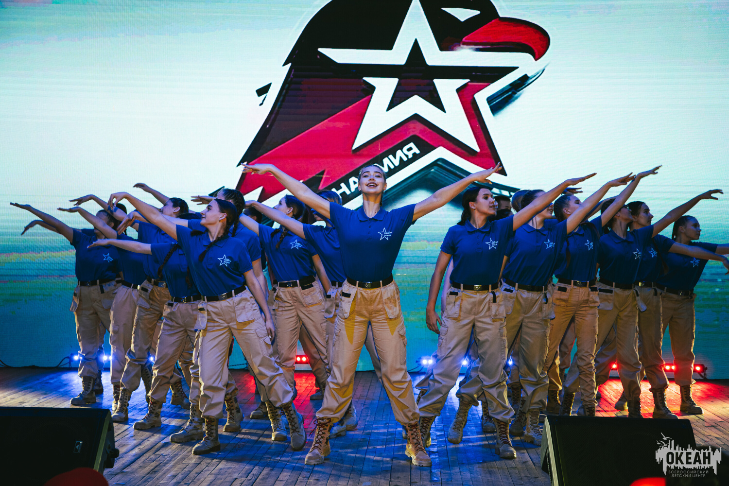 В строю и на сцене: праздничный концерт к десятилетию движения «Юнармия» прошёл в «Океане»