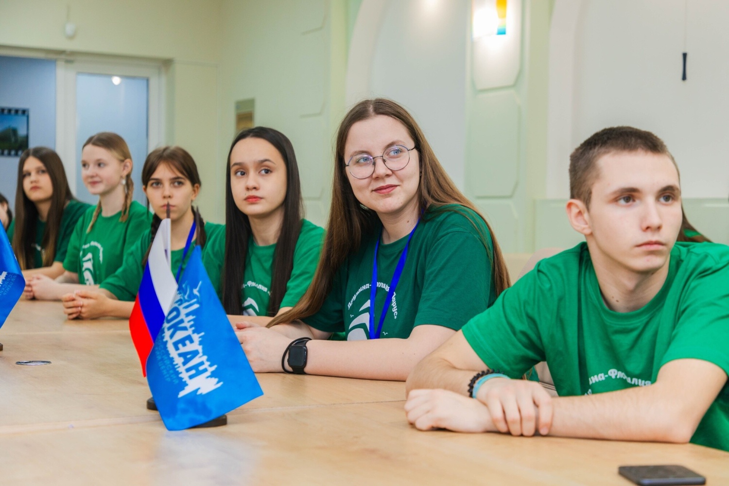 Педагоги и воспитанники федеральных детских центров отметили День наставника