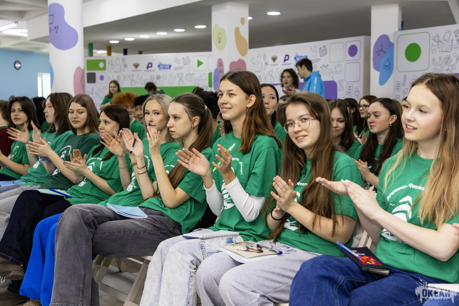 «Слёт молодых лидеров России»: школьники изучают искусство публичных выступлений