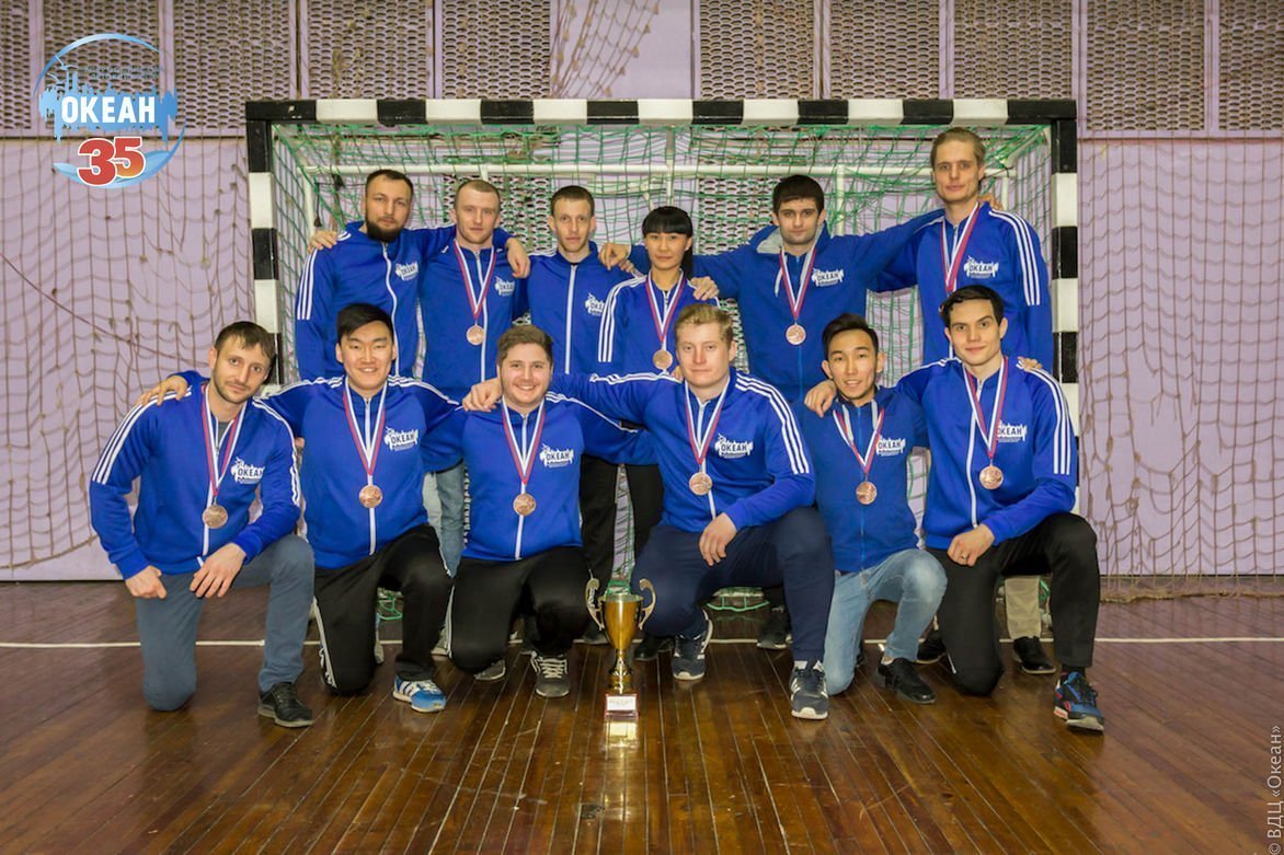 Задача выполнена: футбольная команда ВДЦ «Океан» завоевала бронзовые медали пятой лиги по мини-футболу