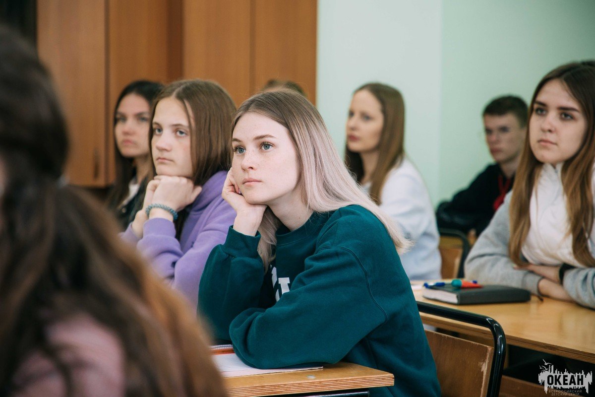 Студенты педагогических отрядов побывали на уроках в школе