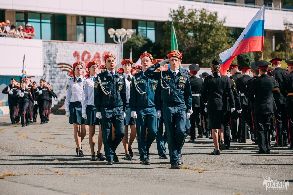 Программы «Казачий Восток» и «Служить России!»: в «Океане» прошёл парад,  приуроченный ко Дню воинской славы - ВДЦ «Океан»