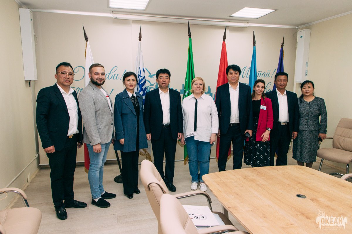 Заместитель директора по развитию ВДЦ «Океан» встретилась с представителями Китайской Народной Республики